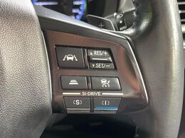 【全車速追従機能付クルーズコントロール】高速道路での長距離走行が楽に！！自動で速度を保つクルーズコントロールが、衝突軽減システムと連携し、前方の車両を感知して車間を保つように速度調節してくれます！！