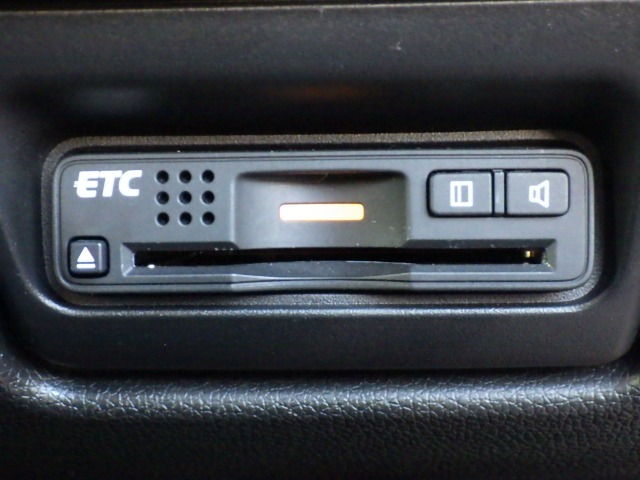 ★ETC搭載★ お出かけには今や欠かせなくなってきましたETC装備で、高速道路の利用もスマートに！料金所もスイスイ通過⇒快適ドライブにかかせないアイテムです☆