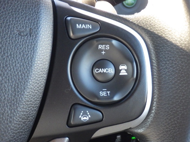 ★クルーズコントロール★ 高速道路などでアクセルを操作しなくても一定速度で走行可能な『クルーズコントロール』付きです！ロングドライブがとても楽になります♪