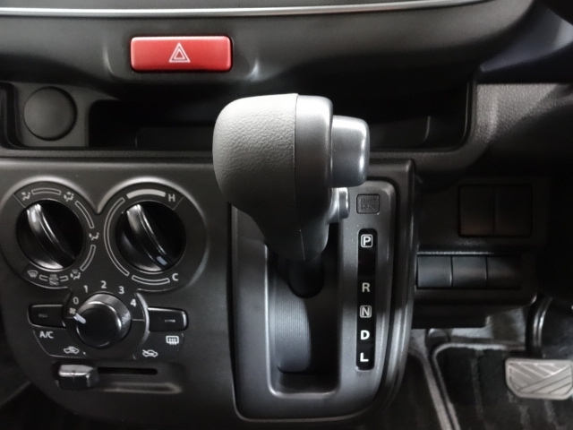 変速ショックが少なく滑らかで低燃費にも貢献してくれるCVT！