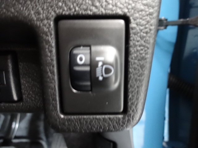 ヘッドライトレベリング調整ができますので荷物積載時の夜間走行でも安心して運転できます。