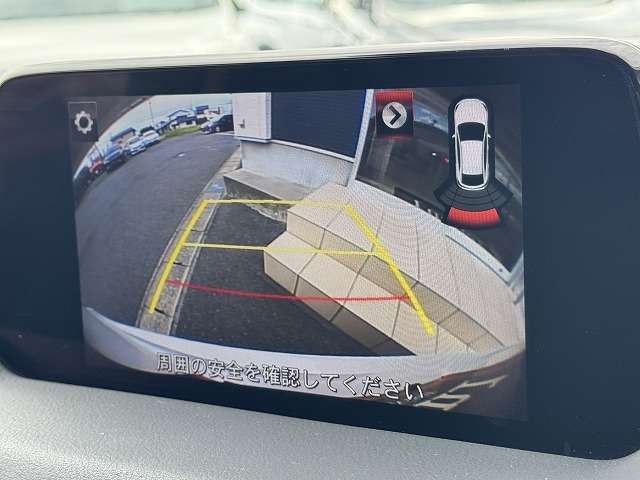 【バックカメラ】とっても便利な人気オプションになります。駐車が不安な方でも安心して駐車が出来ますね