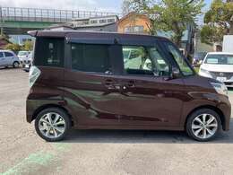コンパクトなボディーで運転しやすい大きさです。