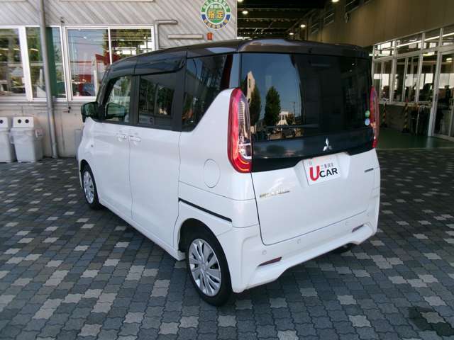 当店では車の販売に加え、保険、JAFも取り扱っています。お客様のご要望に添い保険プランをご提案させていただきますので是非ご相談ください。