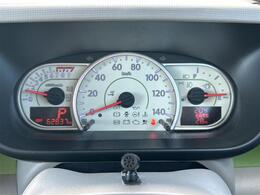 【メーターパネル】メーターまわりも鮮やかに照らし出され、デザイン、安全性ともにバッチリ！