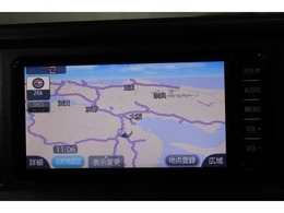 純正ナビを装備。初めての場所へのお出かけもナビがあると安心です。ハンズフリー通話に使えるBluetoothにも対応しています♪