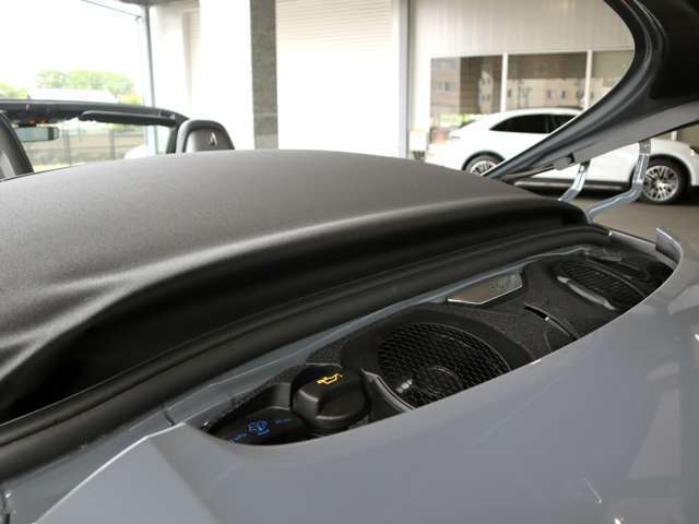 ◆3.0L 水平対向6気筒DOHCエンジン+ターボ ◆394ps/7,500rpm:45.9kgm/5,000rpm(カタログ値)