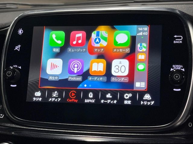 ●Apple　Car　Play：スマホとの有線接続で、ナビ・オーディオ再生などスマホのアプリ機能が画面でも使える便利機能です！