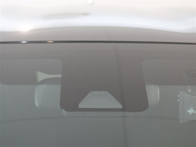 サポカーは、高齢運転者を含めたすべてのドライバーによる交通事故の発生防止・被害軽減対策の一環として、国が推奨する新しい自動車安全コンセプトです。詳しくは販売店スタッフまでおたずねください。