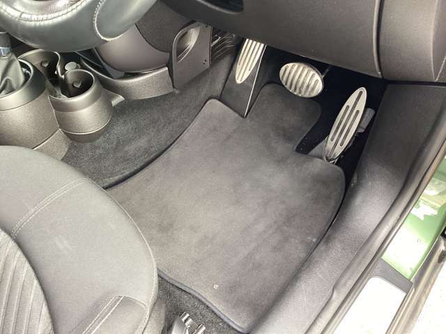 フロアマットも問題はありません。