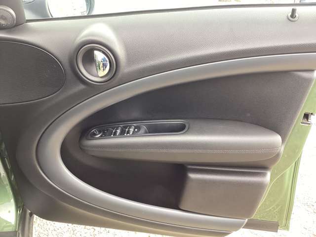 運転席ドア内の写真になります！