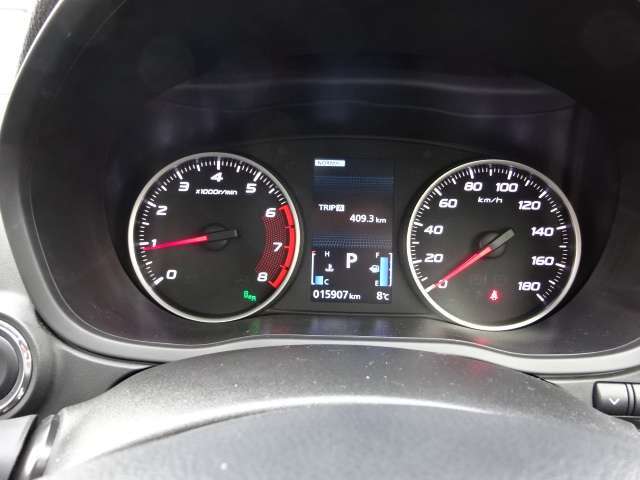 インフォメーション画面でいろいろな車両データが確認できます。