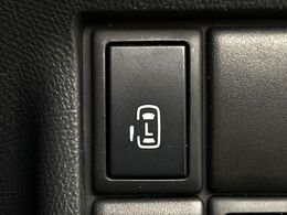 【パワースライドドア】スマートキーや運転席のスイッチでスライドドアの開閉が可能♪電動だから力を入れてドアを開ける必要が無く、小さいお子様でも、重い荷物を持っている時もラクに開け閉めできます♪
