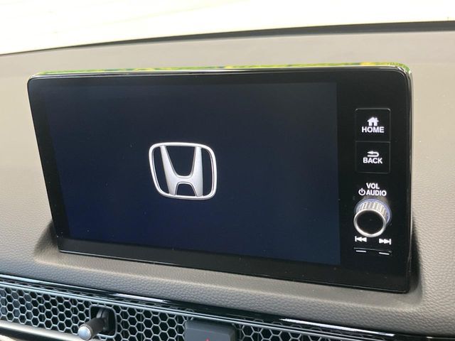 【純正ナビ】人気の純正ナビを装備。オーディオ機能も充実しており、Bluetooth接続すればお持ちのスマホやMP3プレイヤーの音楽を再生可能！毎日の運転がさらに楽しくなります！！