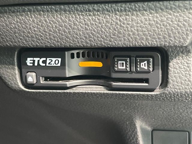 【ETC】高速道路の料金所をストレスなく通過！話題のスポットやサービスエリアに多い「スマートIC」利用時は必須のアイテムです。当店でセットアップを実施、ご納車当日からすぐにご利用いただけます！
