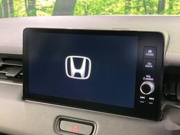 【純正ナビ】人気の純正ナビを装備。オーディオ機能も充実しており、Bluetooth接続すればお持ちのスマホやMP3プレイヤーの音楽を再生可能！毎日の運転がさらに楽しくなります！！