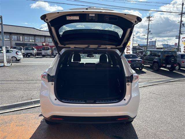 ■□■□■ アフターサービスもお任せ下さい！！ 自社整備工場を完備しております！！ 国土交通省指定整備工場なので車検も最短45分で終わります♪■□■□■