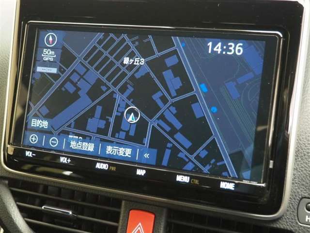 純正ナビを装備。タッチパネル式で使いやすく、お出かけもラクラクです。