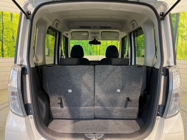 普段のお買い物や通勤、送迎等に十分な荷室スペースを確保しております。セカンドシートを倒すと、大きな荷物の積載も可能です♪