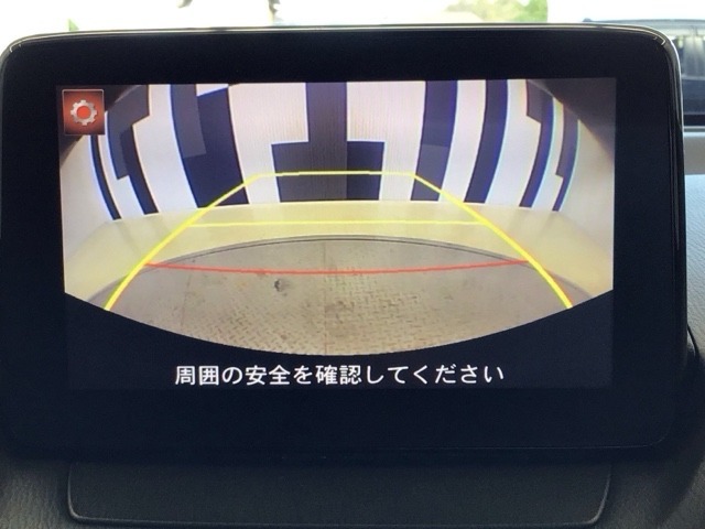 バックカメラ付きで後方の確認も安心です！スムーズな駐車・車庫入れをサポートいたします！