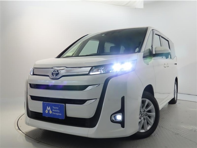 高輝度で点灯速度が速く、しかも消費電力の少ないLEDヘッドライトが装備されています！LEDの明るい光が走行中の視界の確保をサポートして、夜のドライブがより楽しく安全に運転できます♪