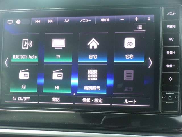 純正メモリーナビ (MM223DーL)搭載！フルセグTV・Bluetoothオーディオ機能付き♪操作スイッチが分かりやすく、便利なタッチパネル式。目的地まで案内してくれるので、遠距離ドライブも安心です！