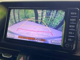 【バックカメラ】駐車時に後方がリアルタイム映像で確認できます。大型商業施設や立体駐車場での駐車時や、夜間のバック時に大活躍！運転スキルに関わらず、今や必須となった装備のひとつです！