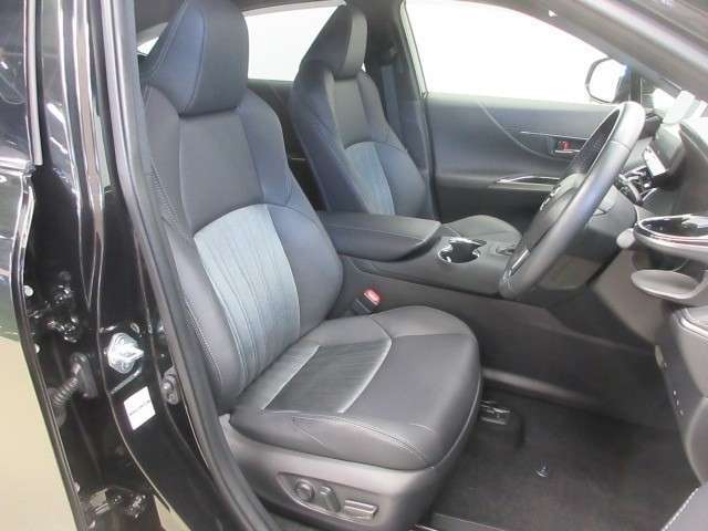 高いホールド性で運転姿勢が安定します。長距離ドライブでも疲れにくいのが魅力です。快適なドライビングライフをお送りください♪