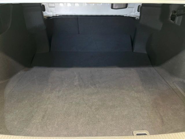 【問合せ：0776-53-4907】普段のお買い物や通勤、送迎等に十分な荷室スペースを確保しております。セカンドシートを倒すと、大きな荷物の積載も可能です♪