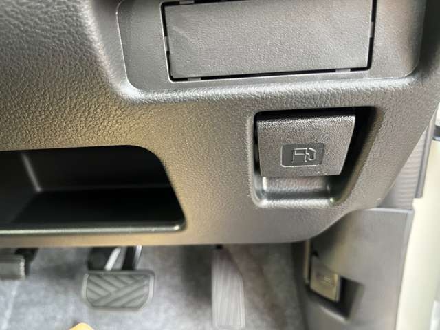☆車の保険は買ったところで加入するのがベストです。保険に関しても大手保険代理店をしておりますので安心してお任せください。不慮の事故の際も自社鈑金工場と連携して修理を進めてまいります☆