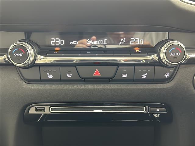 【運転席操作部】快適なドライブを楽しむための機能が装備されています！運転席から触れるので、使いやすいです！除菌プランいれていただくと、さらに清潔で安心していただけます！