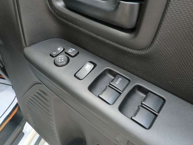 電動格納ミラーでよりコンパクトに！狭い駐車場でも安心です。