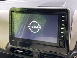 【ディスプレイオーディオ】お手持ちのスマートフォンとの連携で、ナビや音楽再生など各種アプリを使用可能。スマホに近い感覚でお使いいただけます♪