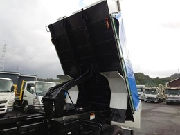ダイハツ中山　（株）YRC JUカーパーク店鹿児島県鹿児島市与次郎2-5-37営業時間09:00～19:00定休日火曜日