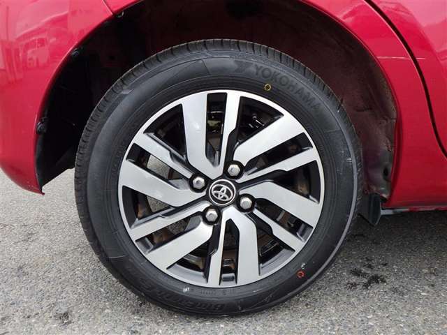 トヨタ認定中古車保証付！（1年間、距離無制限　HV車はHV保証付）　別途延長保証もご用意しております♪　ぜひ現車を確認にご来店ください