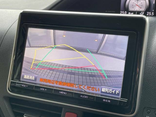 【バックカメラ】駐車時に後方がリアルタイム映像で確認できます。大型商業施設や立体駐車場での駐車時や、夜間のバック時に大活躍！運転スキルに関わらず、今や必須となった装備のひとつです！