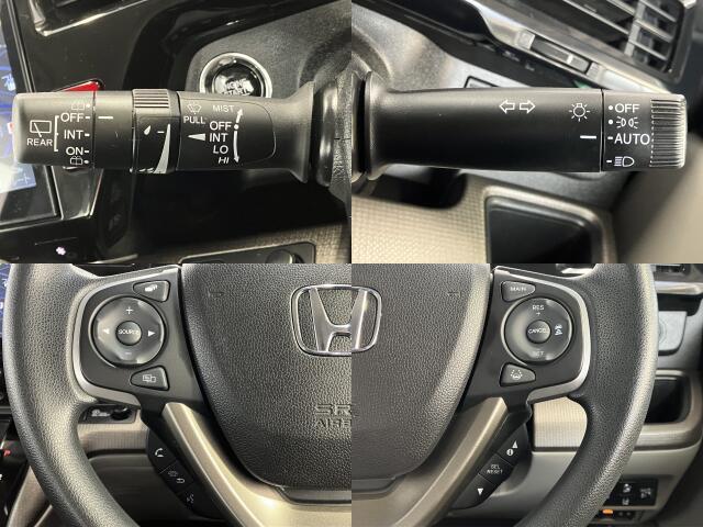 【装備】擦れの少ないハンドルです☆　ハンドルにスイッチが付いていて、オーディオ操作から車輛インフォメーションまで手元で操作可能です☆