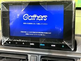 【純正ナビ】人気の純正ナビを装備。オーディオ機能も充実しており、Bluetooth接続すればお持ちのスマホやMP3プレイヤーの音楽を再生可能！毎日の運転がさらに楽しくなります！！