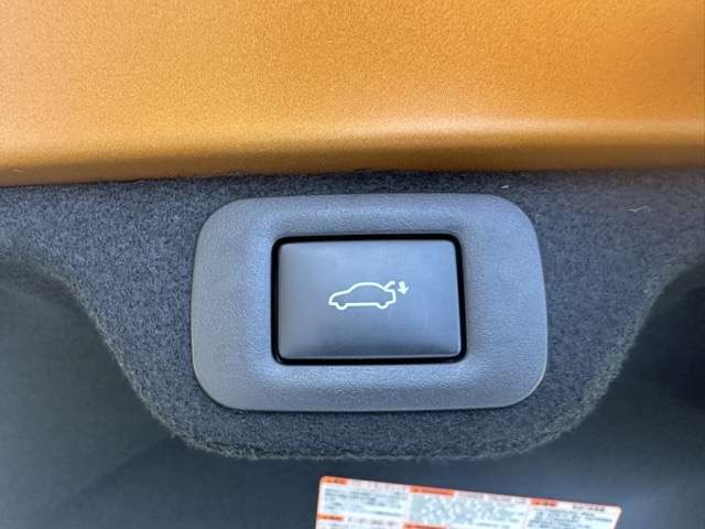 ★納車前に、専属のクリーニングスタッフが、ピッカピカにクリーニングして納車いたします！もちろん、ピッカピカの状態でお渡しするクリーニング費用も支払総額に含まれています！