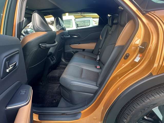 ★5年間新車保障★初度登録から5年間の新車保証が含まれています。長期間、安心してお乗り頂けます！保障費用は支払総額に含まれています！遠方のお客様は保証継承後、お近くのディーラーにて保証が受けられます！