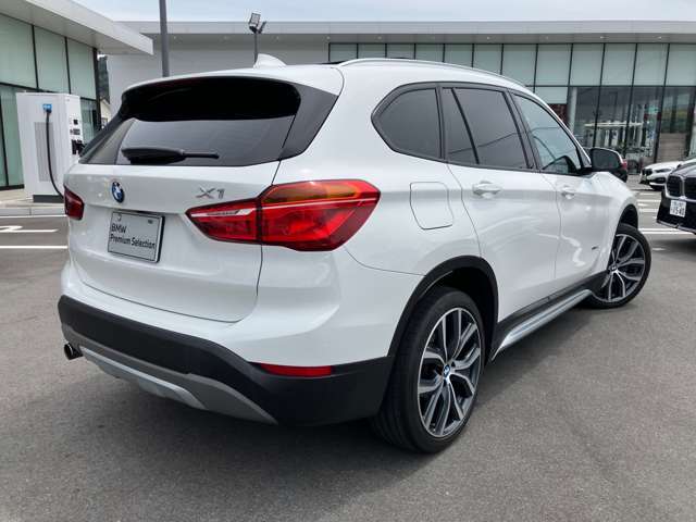 BMWの代名詞とも言えるキドニーグリル！アクティブ・エア・ストリームを採用し最先端の空力性能を実現しました。
