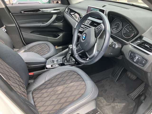 BMWの代名詞とも言えるキドニーグリル！アクティブ・エア・ストリームを採用し最先端の空力性能を実現しました。