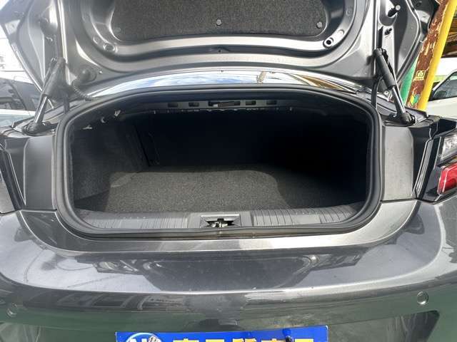 ★修復歴車一切ありません！それどころか、弊社の仕入在庫につきましては、フェンダー、ボンネット、ドアパネル等の交換歴、修理歴のある車両は基本的に仕入れを行いませんので高品質な車両のみ在庫で揃えています！