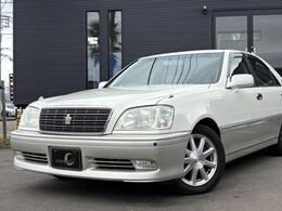 170系クラウンロイヤルサルーンプレミアムが入庫しました！走行距離は6万キで後期型のパールIIトーンカラー//HIDヘッドライト/フィルムガラス/レインバイザーなど装備済みです