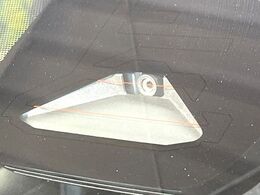 【トヨタセーフティセンス】走行中に前方の車両等を認識し、衝突しそうな時は警報とブレーキで衝突回避と被害軽減をアシスト。より安全にドライブをお楽しみいただけます。