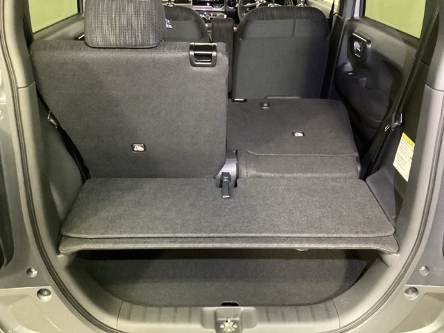 左右分離ですので、いろいろな形の荷物が積めます。