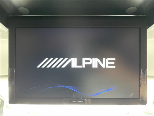【後席用フリップダウンモニター　】後部席に乗っている方がTVやDVDを視聴可能！快適な空間を演出します♪小さなお子様がいるご家庭には定番の人気装備です♪