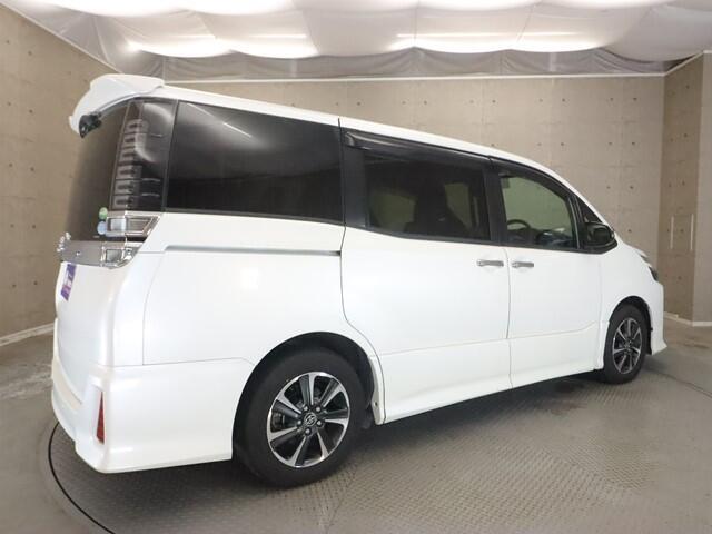 車輌の画像を20枚掲載させて頂きましたが、わかりにくい部分はございませんか？お見積もりやお車の状態や装備、ご購入方法等ご案内できますので、サイト専用の在庫確認・見積もり依頼（無料）をご利用下さいませ。
