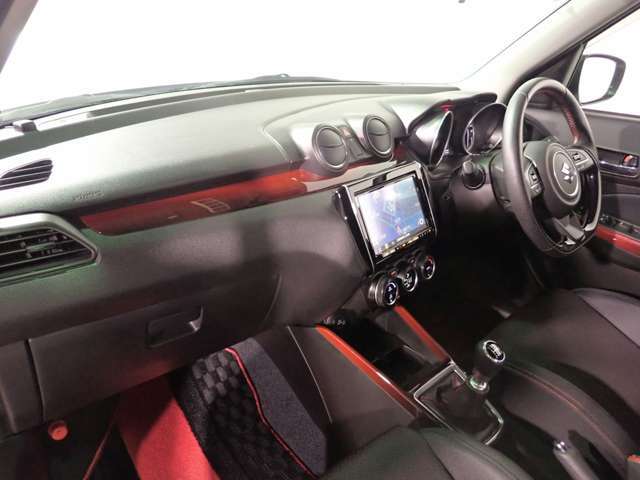 ◆同車種のカラーバリエーションも豊富に取り揃えております。当店にお好みのボディーカラーがない場合は、グループ店の在庫車をお調べしてお取り寄せも可能です。◆