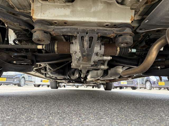下廻りの防錆塗装【鎧】やマフラーの耐熱シルバーコーティングも施行可能ですのでご相談下さい♪
